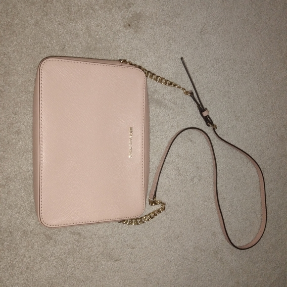 Michael Kors Handbags - Michael Kors Crossbody